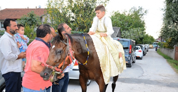 KEREM DELİKANLI OLDU