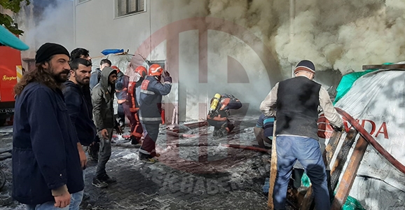 Kereste Deposu Alevlere Teslim Oldu