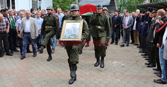 KIBRIS GAZİSİ ASKERİ TÖREN İLE TOPRAĞA VERİLDİ