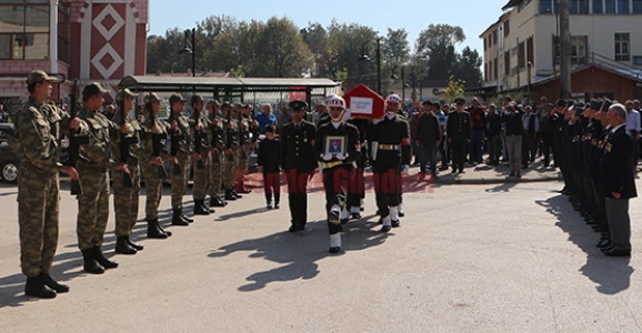 KIBRIS GAZİSİ ASKERİ TÖRENLE SON YOLCULUĞUNA UĞURLANDI