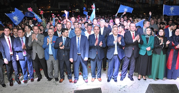 AK PARTİ'DEN GENÇLİK BULUŞMASI COŞKUSU