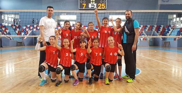 KIZLAR İYİ BAŞLANGIÇ YAPTILAR 2-0