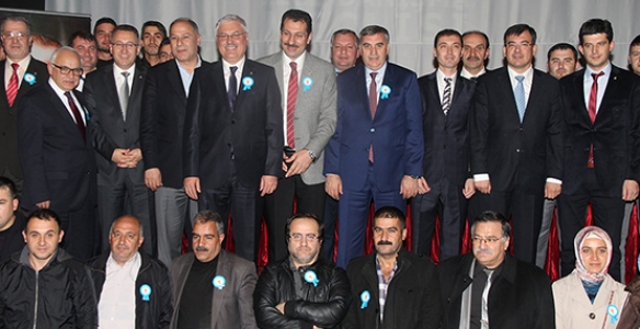 KÖY VE GRUP YOLLARINA 60 BİN TON ASFALT