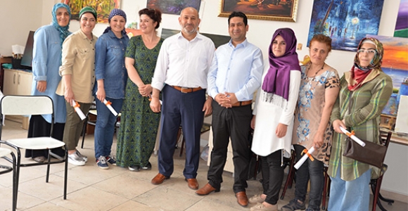 KURSİYERLER SERTİFİKALARINI ALDI