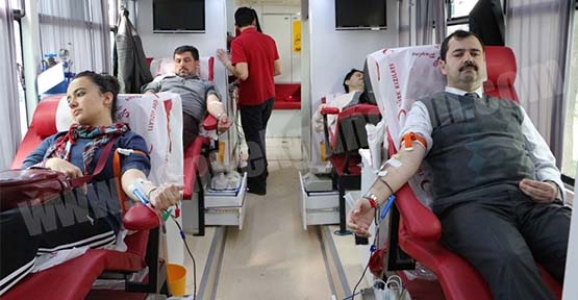 KUTLU DOĞUM HAFTASINDA KAN BAĞIŞI KAMPANYASI 