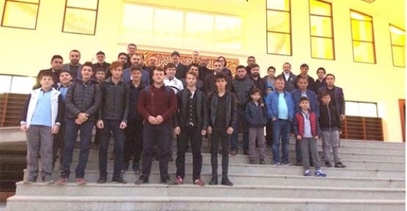 LİSE VE ORTAOKUL ÖĞRENCİLERİ SABAH NAMAZINDA BULUŞTU