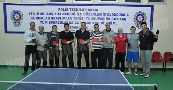 MASA TENİSİ TURNUVASI DEVAM EDİYOR