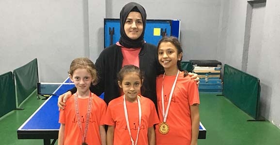 Masa Tenisi Turnuvasında 1 Birincilik 2 Üçüncülük