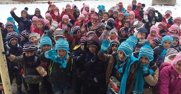 MBD HENDEK İLÇE TEŞKİLATINDAN VAN’A GÖNÜL KÖPRÜSÜ