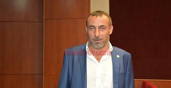 Meraklı Açık Tribün'de 