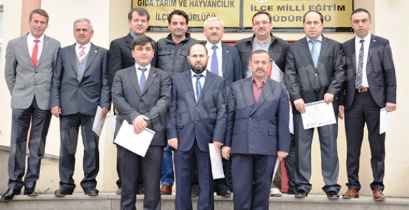  MHP’Lİ BELEDİYE MECLİS ÜYELERİ MAZBATALARINI ALDILAR