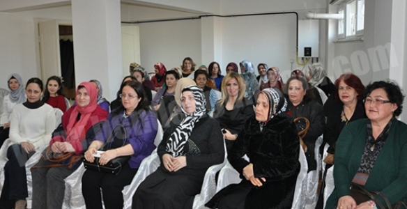 MHP'Lİ KADINLAR TOPLANTIDA BULUŞTU 