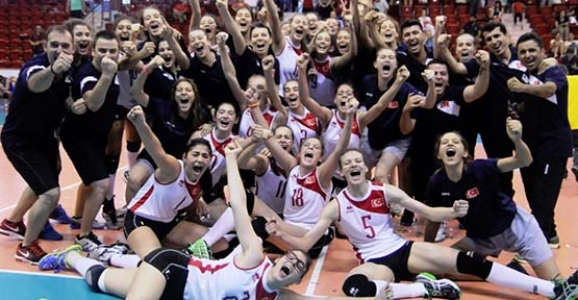 MİLLİ GURURUMUZ İDRİS DEMİR’İN ÖĞRENCİLERİ ŞAMPİYON OLDU