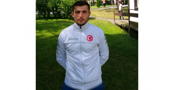 MİLLİ SPORCUMUZ ATIŞ RAKİBİNİ BEKLİYOR