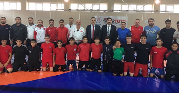 MİLLİ TAKIM KAMPINA ZİYARET