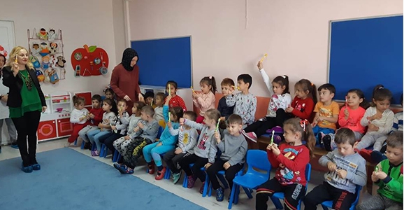 Miniklerde Eğlenceli Diş Fırçalama 