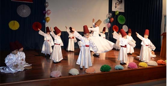 MİNİKLERDEN MUHTEŞEM GÖSTERİLER