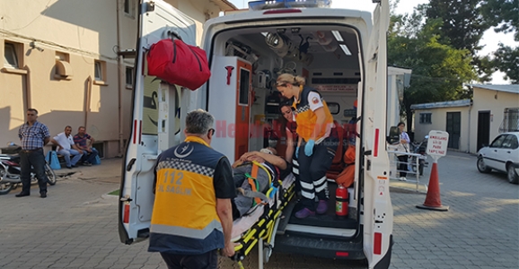 MOTORSİKLET İLE PANELVAN ÇARPIŞTI İKİ YARALI 