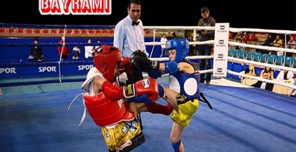 MUAY THAİ MİNİK – YILDIZLAR BAY VE BAYANLAR MÜSABAKALARI