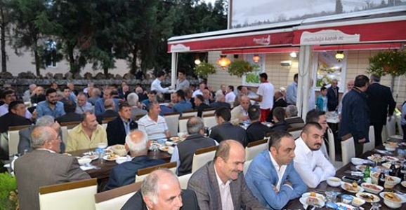 MUHTARLAR DERNEĞİ İFTAR VERDİ