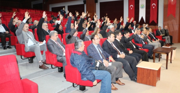 MUHTARLAR TİCARET MERKEZİNDE TOPLANDI