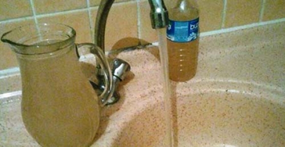 MUSLUKLARDAN ÇAMUR AKIYOR