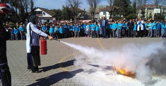 MUSTAFA ASIM İLKOKULUNDA YANGIN TATBİKATI