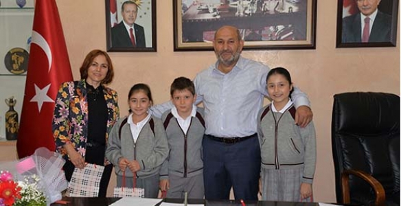 ÖĞRENCİLER BAŞKAN PÜSKÜLLÜ’YÜ ZİYARET ETTİ