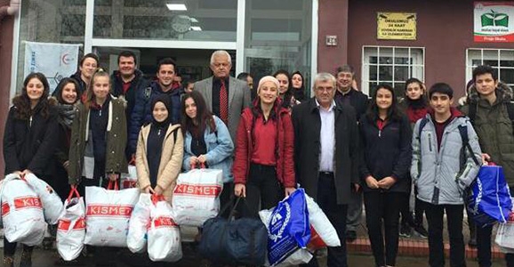 Öğrencilerden Gıda Yardımı