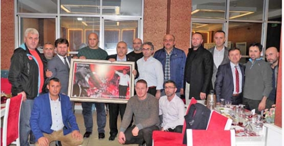 ÖĞRENCİLERİNDEN ALİ İNCİYE ÖĞRETMENLER GÜNÜ KUTLAMASI