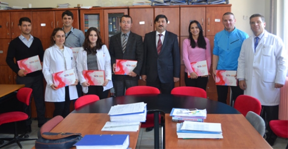 ÖĞRETMENLERE TABLET DAĞITIMI