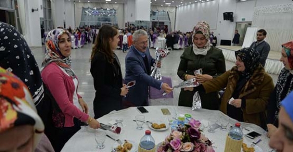 ÖĞRETMENLİK KUTSALDIR