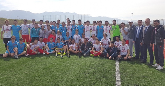 OKUL SPORLARI GENÇ ERKEKLER FUTBOL MÜSABAKALARI SONA ERDİ
