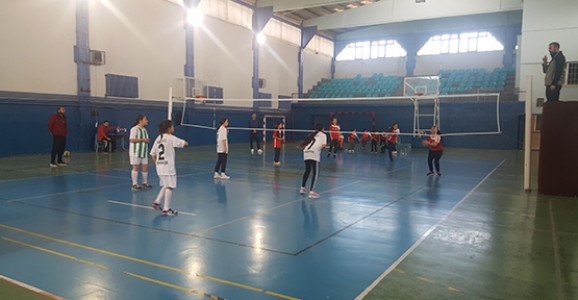Okul Sporları Voleybol Müsabakaları Başladı