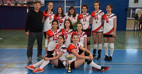 OKUL SPORLARI VOLEYBOL MÜSABAKALARI SONA ERDİ