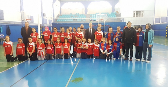 Okul Sporları Voleybol Müsabakaları Sona Erdi
