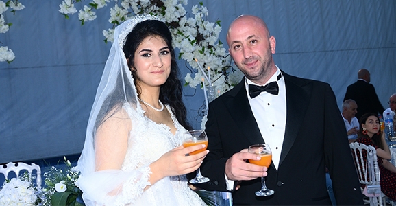 Onur ve Melek Mutluluğa Yelken Açtılar