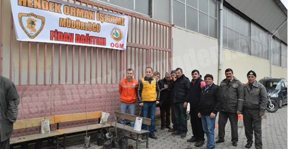 ORMAN HAFTASINDA FİDAN DAĞITTILAR