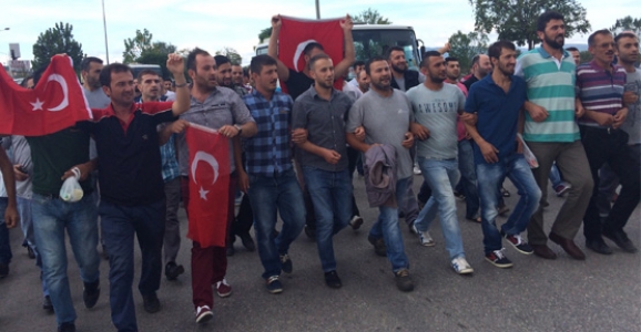 OSB ÇALIŞANLARI ŞEHİTLER İÇİN YÜRÜDÜ