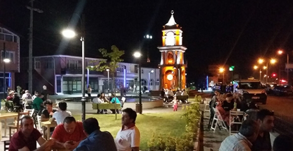 OTANTİK ÇAY BAHÇESİ HENDEKLİLERİN UĞRAK MEKANI OLDU