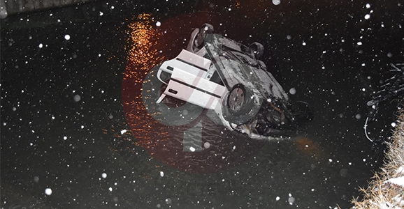 Otomobil Dereye Uçtu 2 Kişi Yaralandı