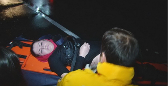 OTOMOBİL KANALA DÜŞTÜ: 1 ÖLÜ, 4 YARALI