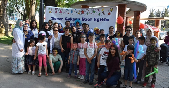 ÖZEL COÇUKLARA ÖZEL 23 NİSAN ŞENLİĞİ