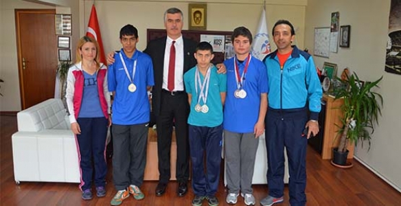 ÖZEL SPORCULAR GURURLANDIRDI