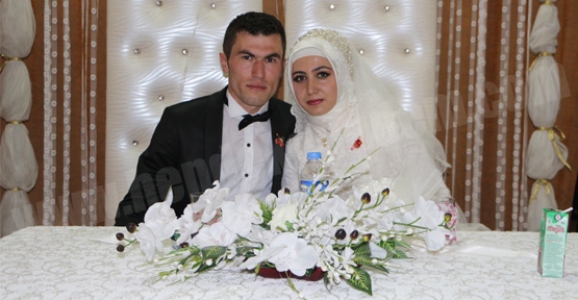 ÖZLEM İLE BARIŞ MUTLULUĞA YELKEN AÇTI