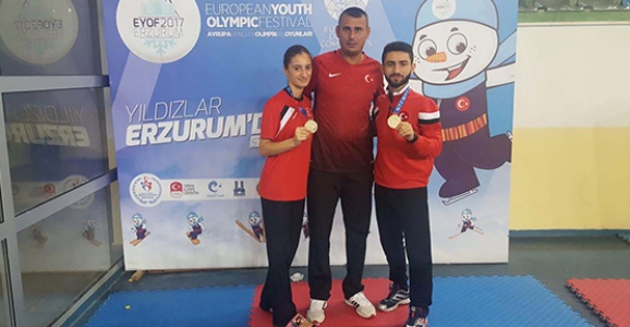 PALANDÖKEN’DEN ŞAMPİYON DÖNDÜLER