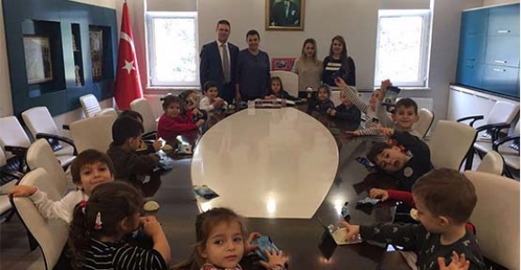 PIRILTI ANAOKULU ÖĞRENCİLERİ KAYMAKAM’I ZİYARET ETTİ