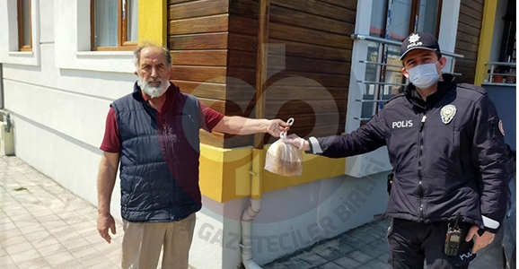 Polis İhtiyacı Olan Vatandaşlara Destek Oluyor