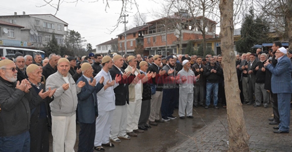 PUNA’DA UMRE’YE GİDENLER DUALARLA UĞURLANDI 