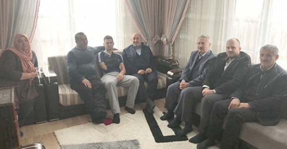 PÜSKÜLLÜ, YARALI UZMAN ÇAVUŞU ZİYARET ETTİ